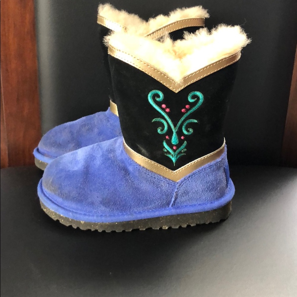 Girls Disney uggs